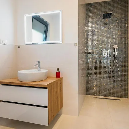 Σπίτι διακοπών Amazing In With Sauna Kaštelir